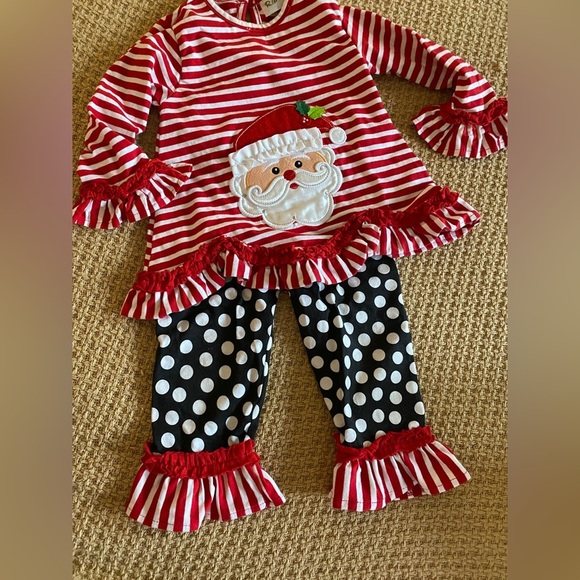 Holiday Outfit! Infant Christmas Outfit Santa Clause Size 18 months - Picture 4 of 6